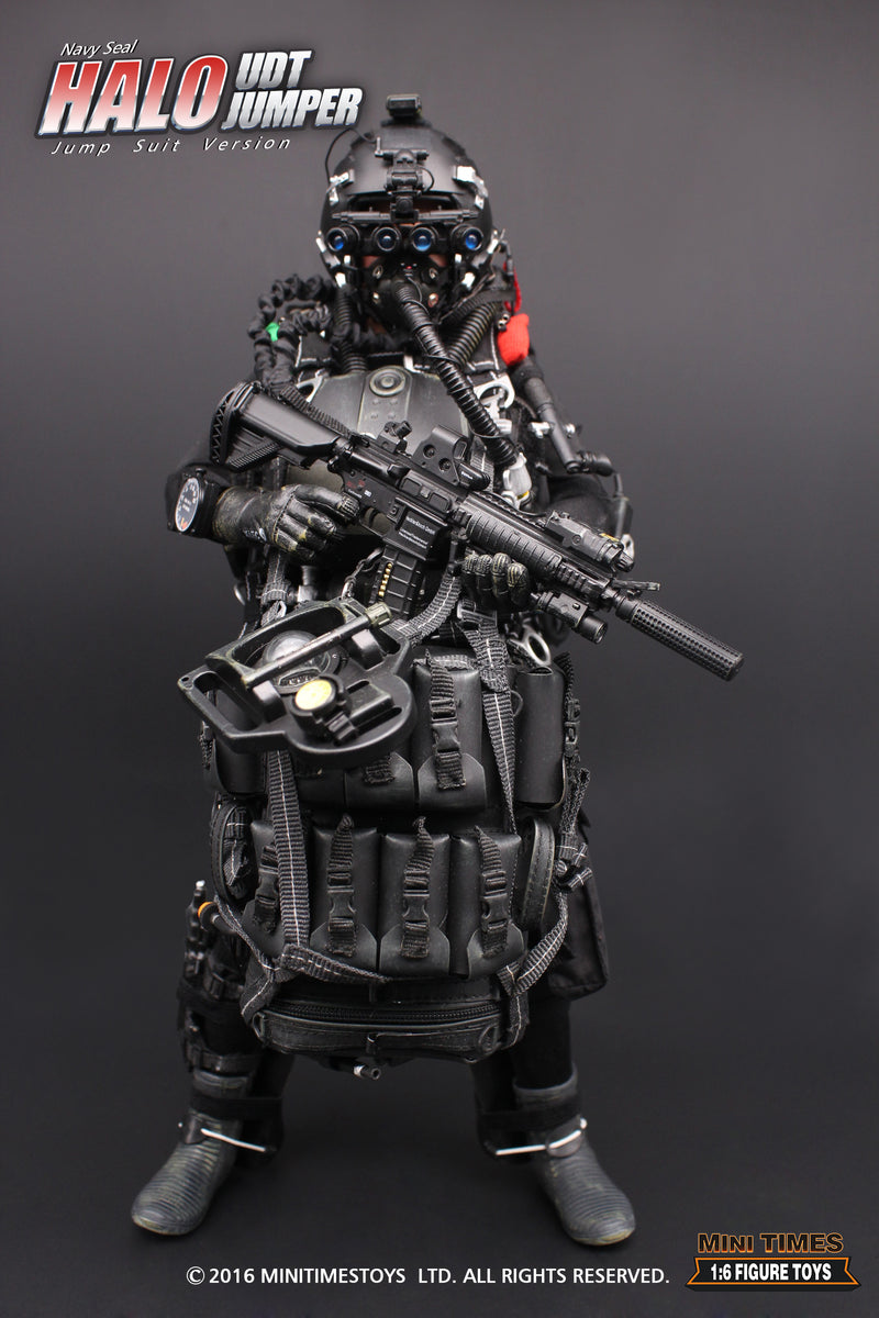 Load image into Gallery viewer, Halo UDT Jumper - Black Diving Fins (Type 2)
