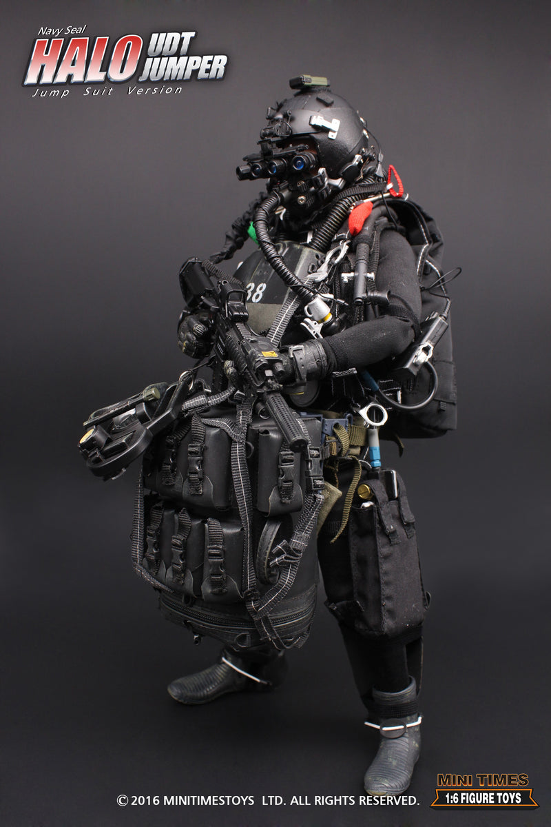 Load image into Gallery viewer, Halo UDT Jumper - Black Diving Fins (Type 2)
