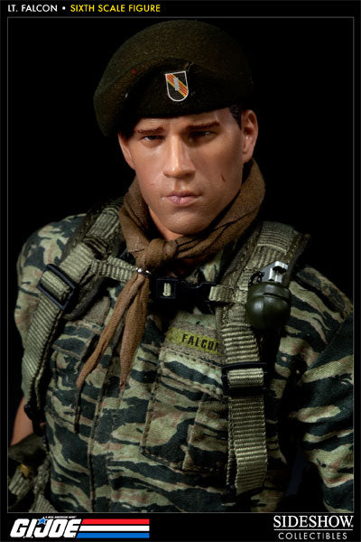 GI JOE - Lieutenant Falcon - MINT IN BOX