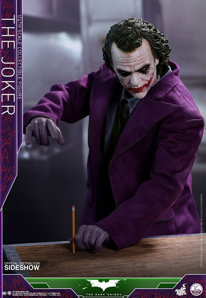 Load image into Gallery viewer, 1/4 scale - The Dark Knight - Joker - Exclusive Edition - MINT IN BOX
