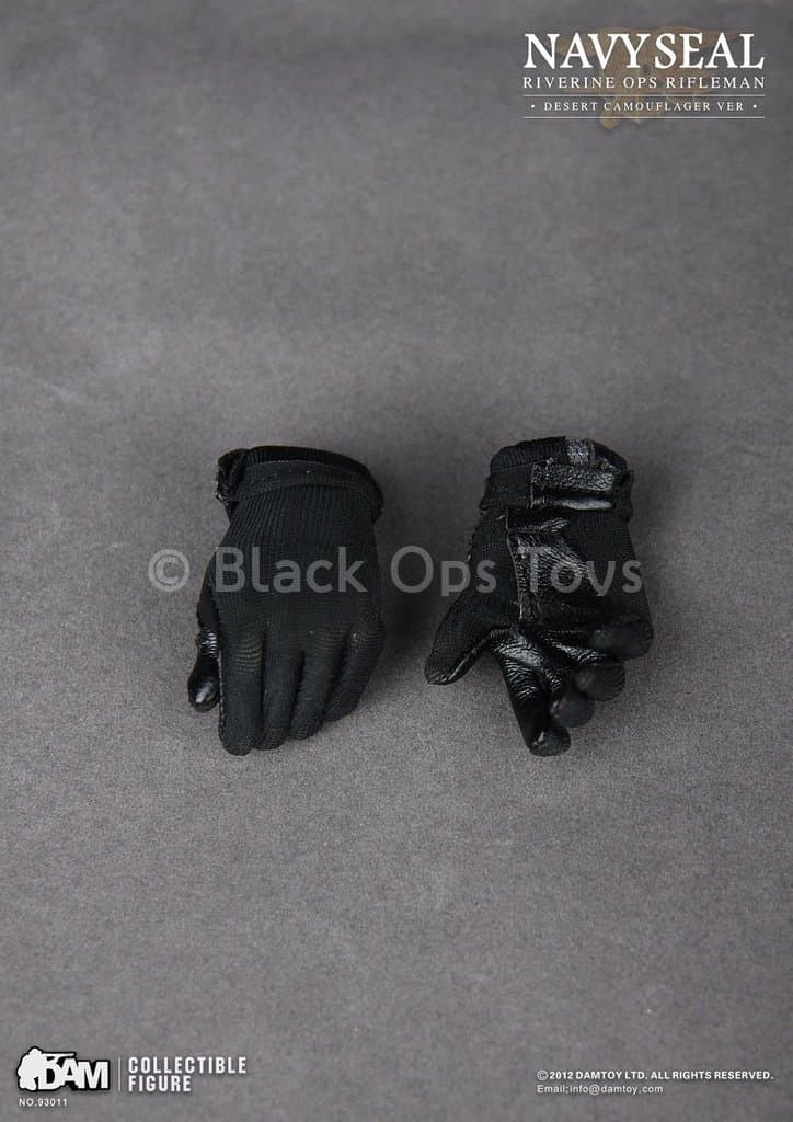 Load image into Gallery viewer, Riverine Ops Rifleman - Desert Camo Version - MINT IN BOX
