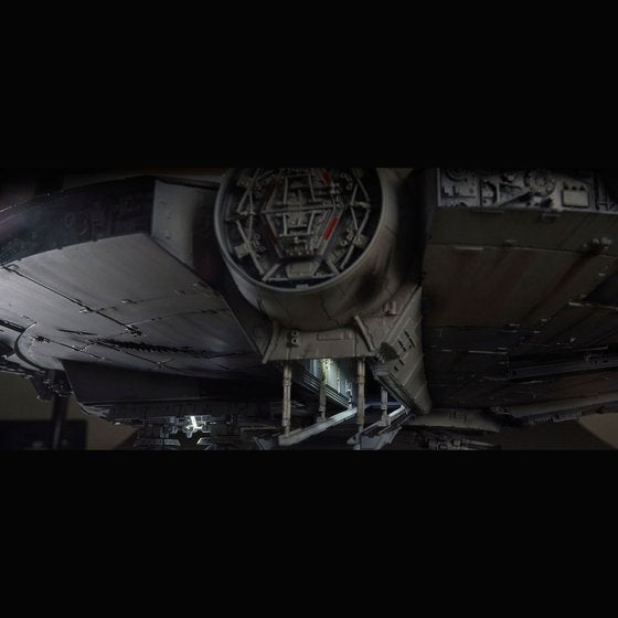 Load image into Gallery viewer, 1/72 - Star Wars - Perfect Grade Millennium Falcon Model Kit - MINT IN BOX
