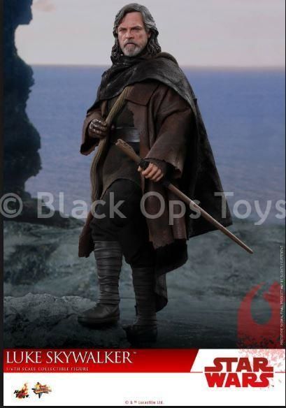 Load image into Gallery viewer, STAR WARS - Luke Skywalker Deluxe Version - MINT IN BOX
