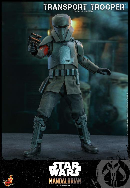 Load image into Gallery viewer, Star Wars Transport Trooper - Green Trooper Helmeted Head Sculpt
